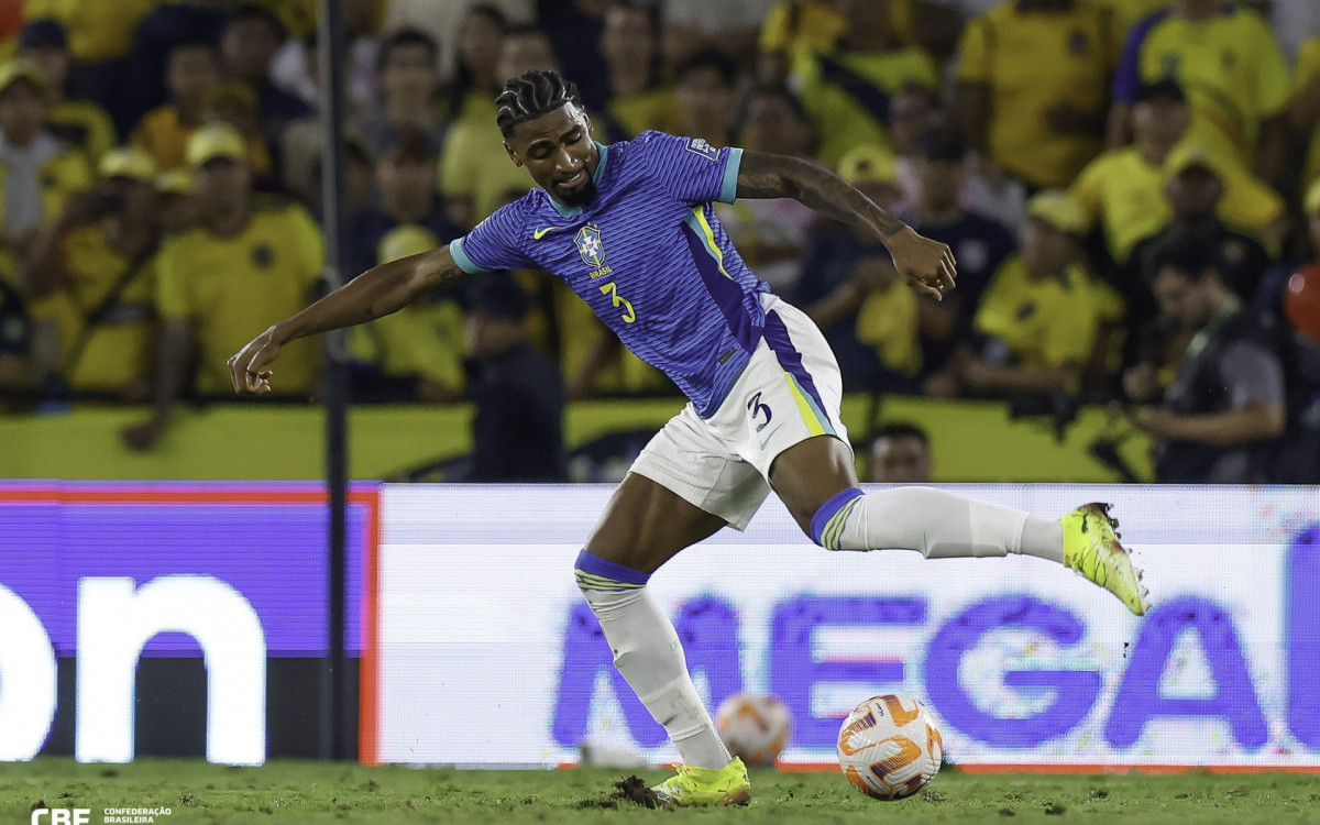 Alexsandro foi titular e teve bom desempenho ao lado de Marquinhos nos jogos do Brasil contra Equador e Paraguai