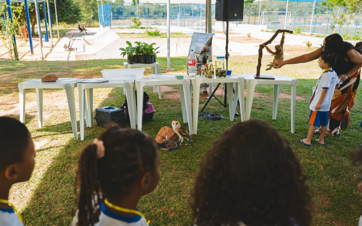 O Parque do Gericinó recebeu a visita de alunos de escolas estaduais e municipais que foram conhecer esse pedaço da Mata Atlântica