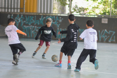 Projeto social aposta no futsal para desenvolver jovens e crianças