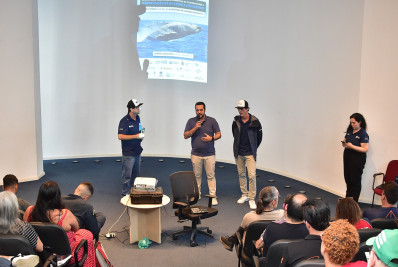 Cadeia de Turismo recebe capacitação sobre observação de baleias e golfinhos