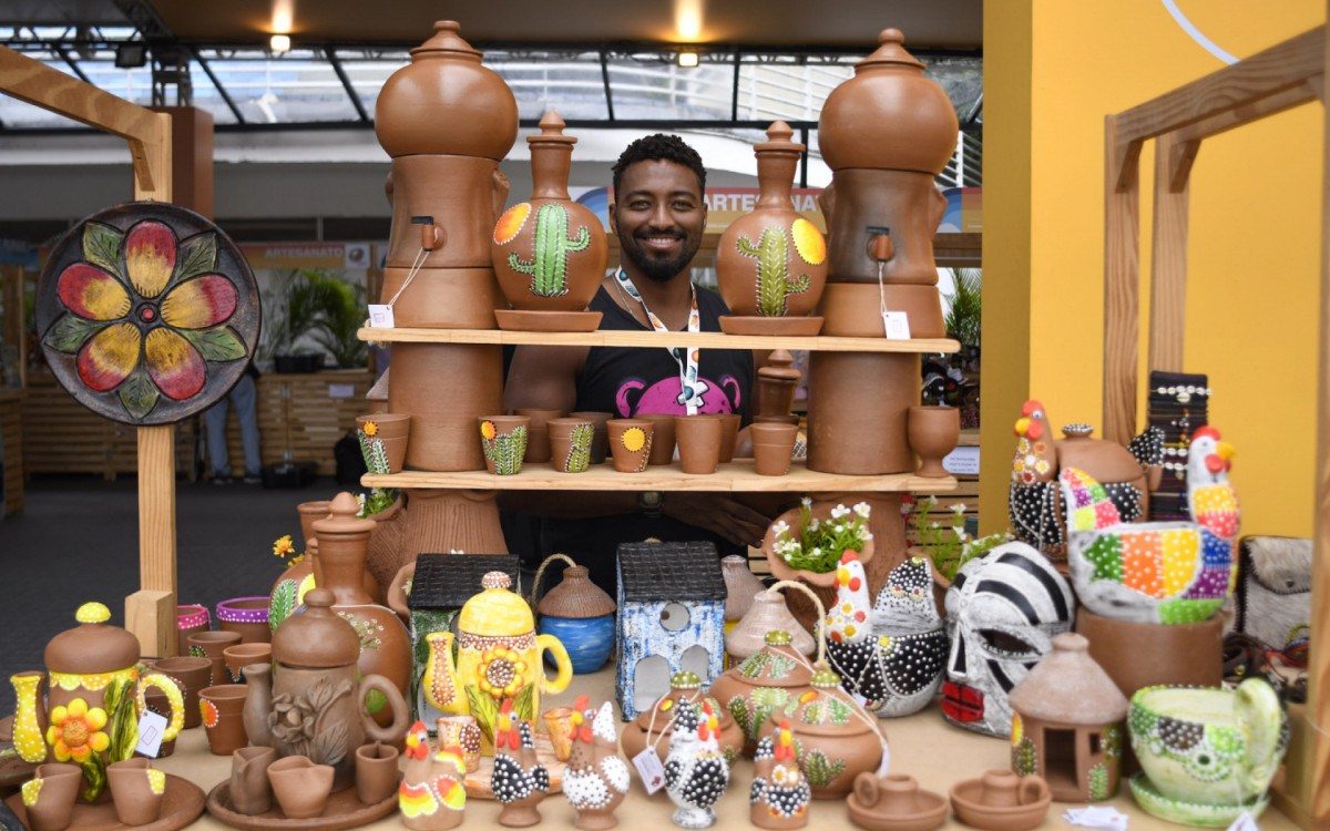 Bastidores ExpoRio Turismo: ceramista Leonardo Chaves - Sylvia Freitas - Ag&ecirc;ncia O Dia