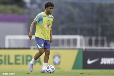 Andrey Santos celebra retorno à seleção brasileira: 'Quero estar sempre aqui'