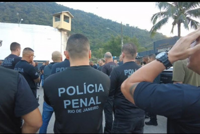 Seap apreende 164 celulares em celas de traficantes do CV e TCP no Rio