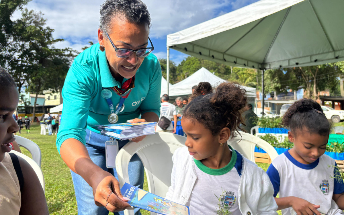 A programação contou com distribuição de mudas nativas, jogos educativos e uma apresentação especial do Grupo Criola, que trouxe muita música e energia ao evento