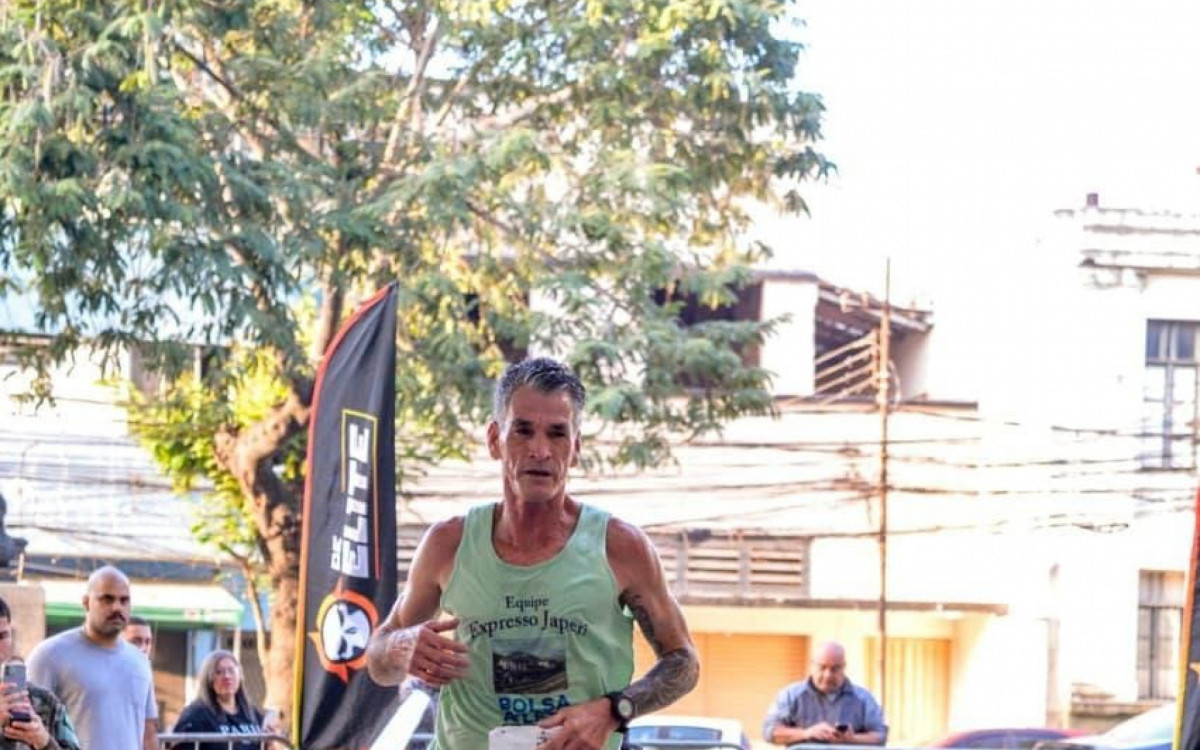 Carlos Alberto, de 57 anos, cruzou a linha de chegada com 26 minutos e 03 segundos, conquistando o 12º lugar geral e o 2º lugar na mesma categoria