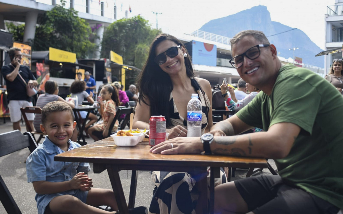 Com entrada gratuita e diversas atrações, feira reuniu mais de 100 mil pessoas no Lagoon e apresentou as potencialidades dos 92 municípios do RJ - Sylvia Freitas - Agência O Dia