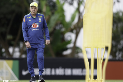 Ancelotti testa mudanças no ataque do Brasil para enfrentar o Paraguai