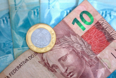 Equipe econômica apresentará a líderes partidários alternativas a IOF