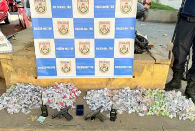 PM prende 3 suspeitos com pistolas e grande quantidade de drogas em Belford Roxo