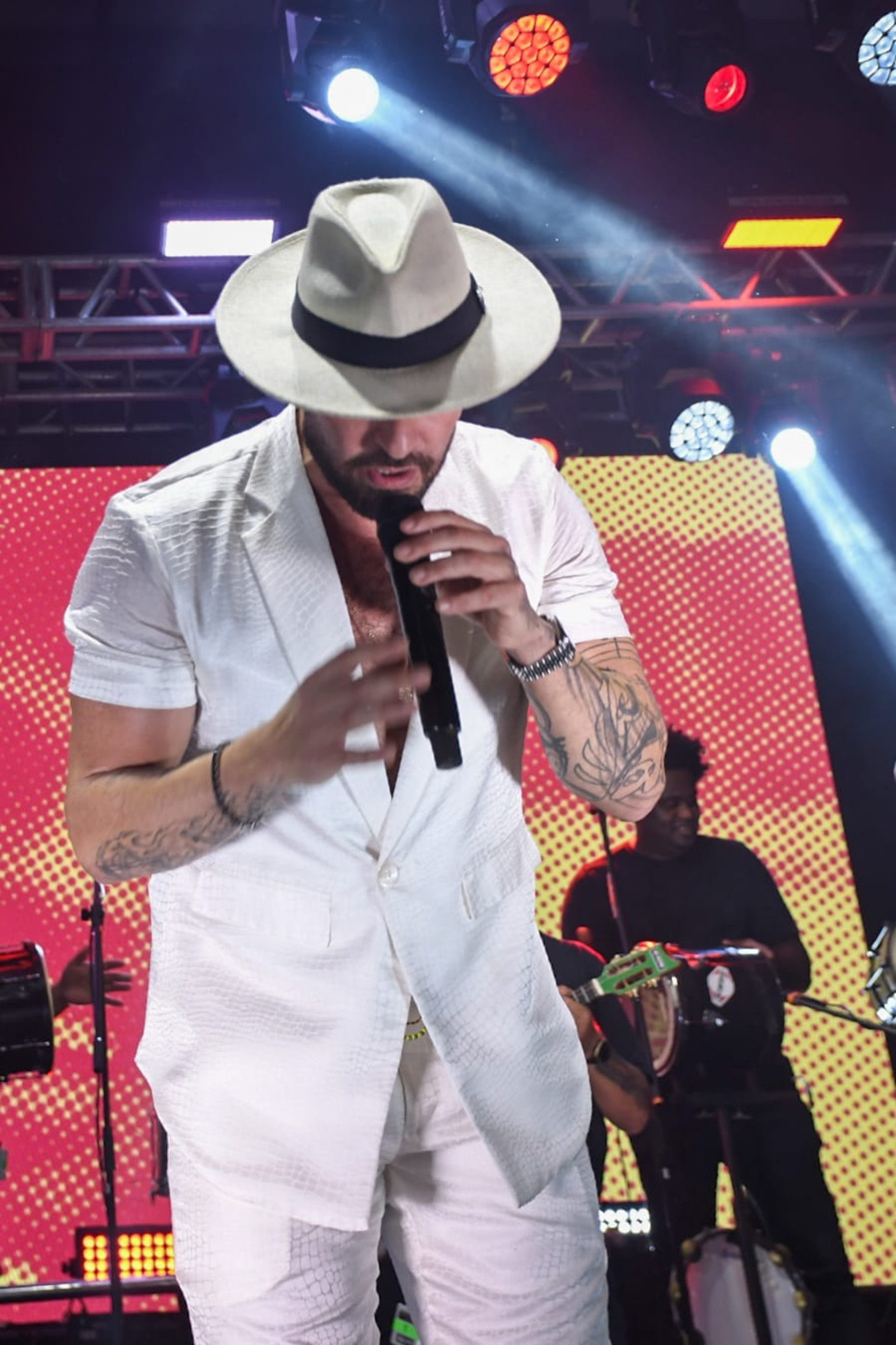 Diogo Nogueira fez o público cantar junto seus maiores sucessos - Sylvia Freitas - Agência O Dia