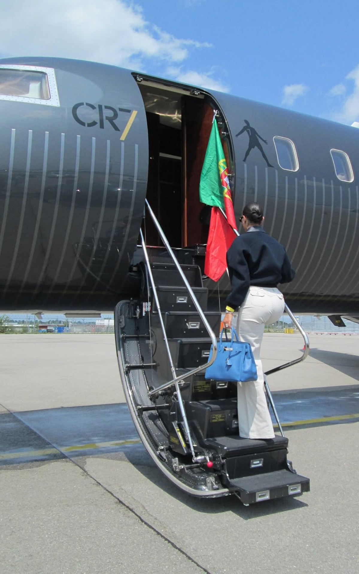Georgina Rodri?guez acompanhou Cristiano Ronaldo no jogo entre Portugal e Espanha - Reprodução/Instagram