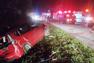 Acidente entre ônibus universitário e van deixa 15 mortos na Malásia