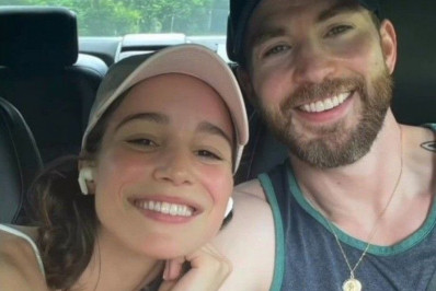 Chris Evans afirma que aprendeu português para pedir Alba Baptista em casamento