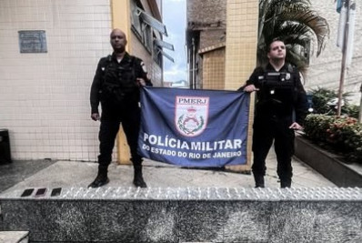 Homem é preso e adolescente apreendido por tráfico de drogas na Morada do Sol, em Três Rios