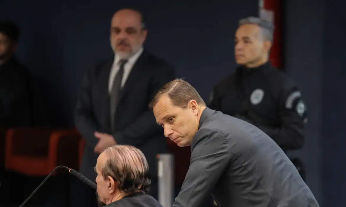 Cid diz que entregou dinheiro em sacola a pedido de Braga Netto