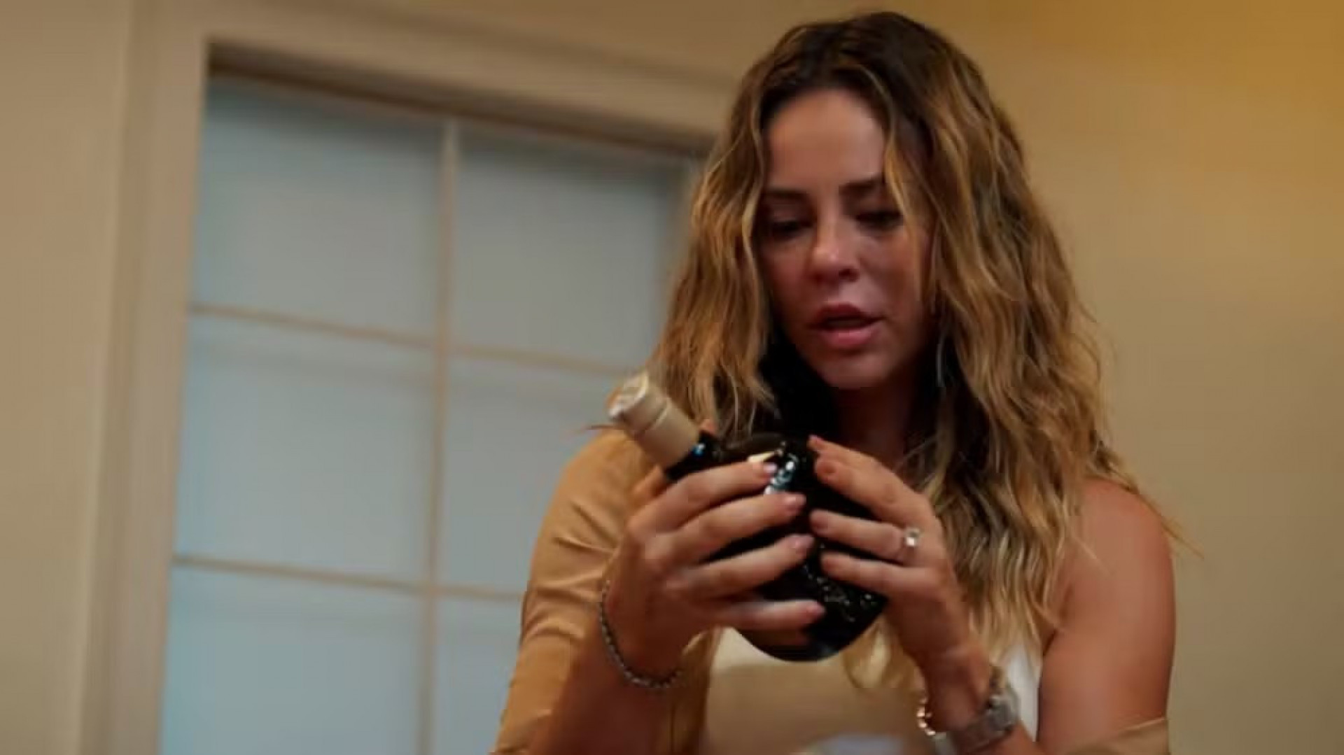 Paolla Oliveira vive personagem alcoólatra na novela   - Reprodução/Globo