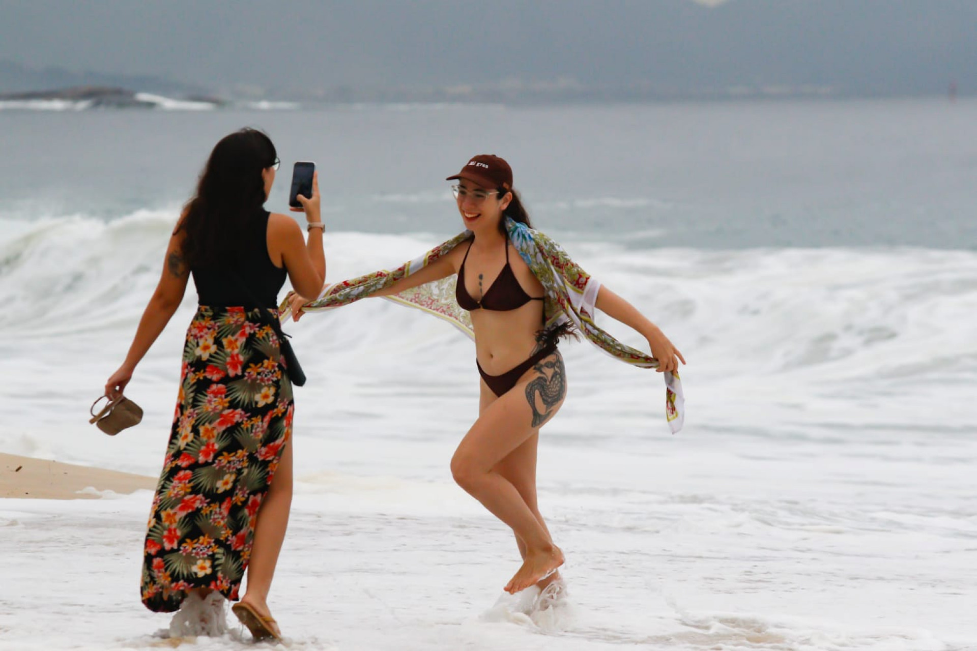 Tempo nublado na orla de Copacabana, na Zona Sul - Érica Martin/Agência O Dia