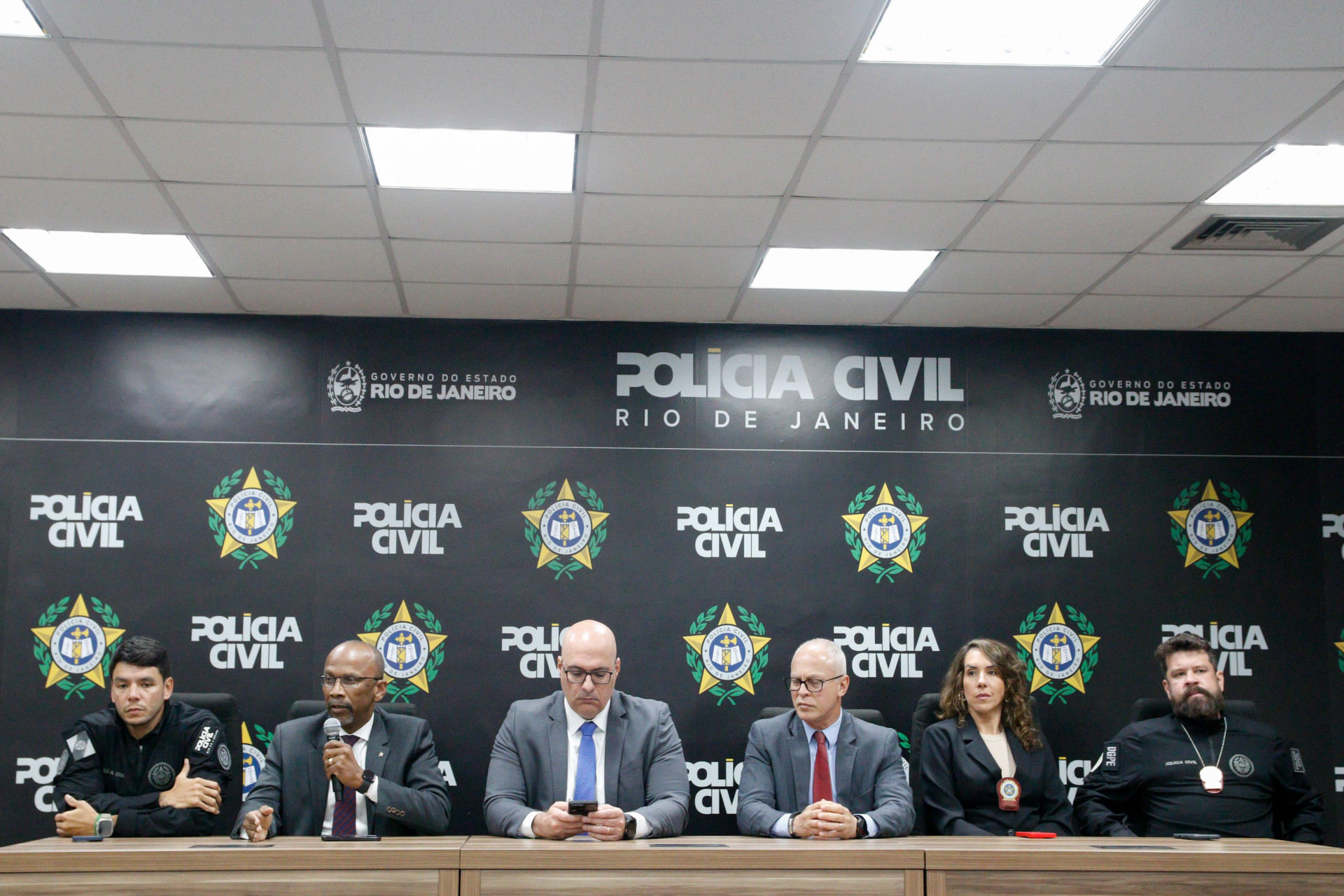 Coletiva de imprensa sobre a opera&ccedil;&atilde;o no Complexo de Israel, Zona Norte do Rio, realizada nesta ter&ccedil;a-feira (10) - &Eacute;rica Martin/Ag&ecirc;ncia O Dia