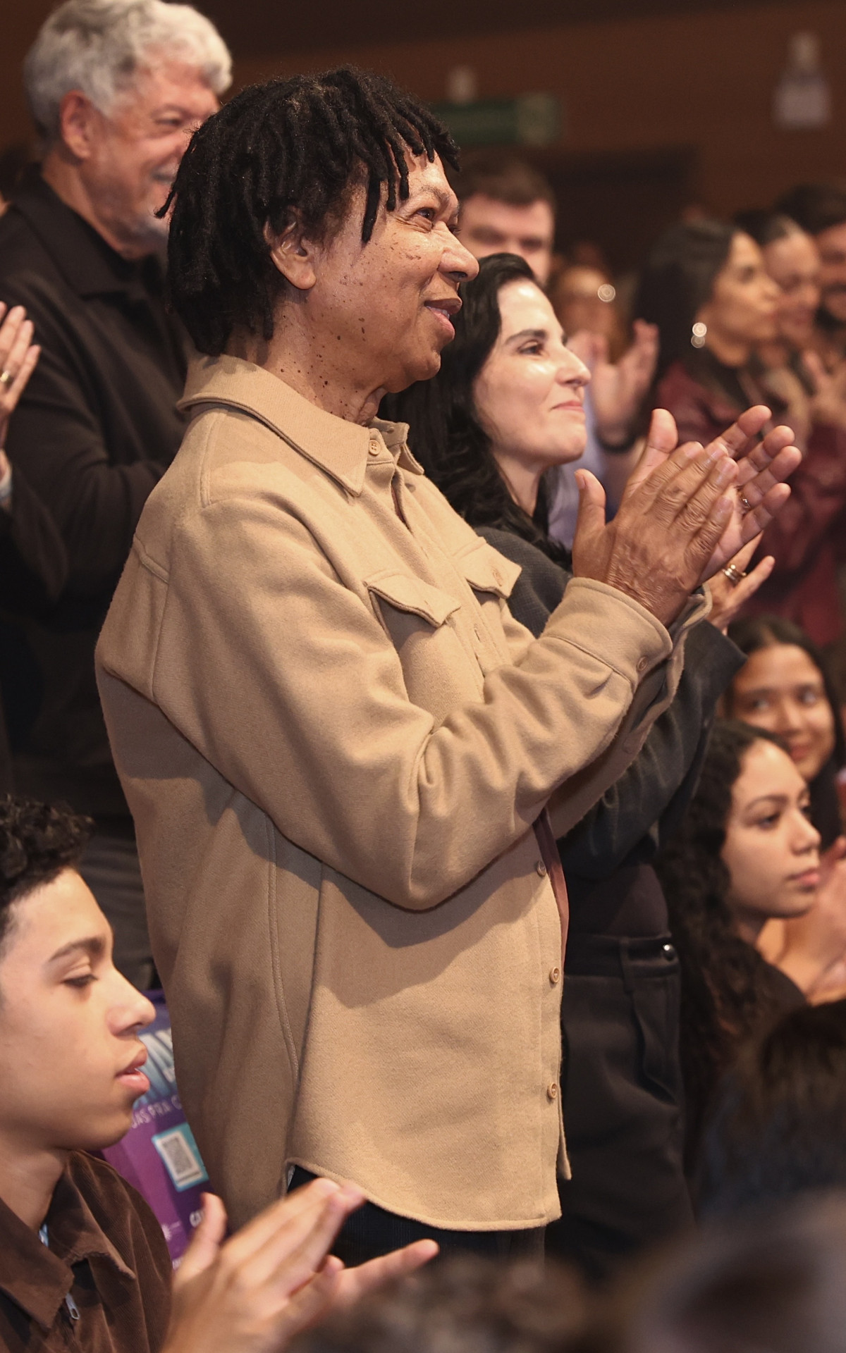 Djavan prestigia espetáculo em sua homenagem