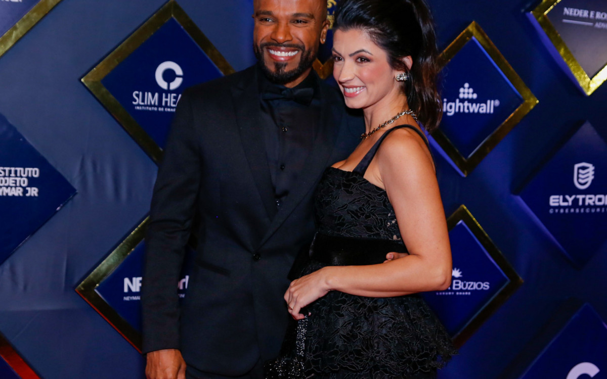 Alexandre Pires e a mulher