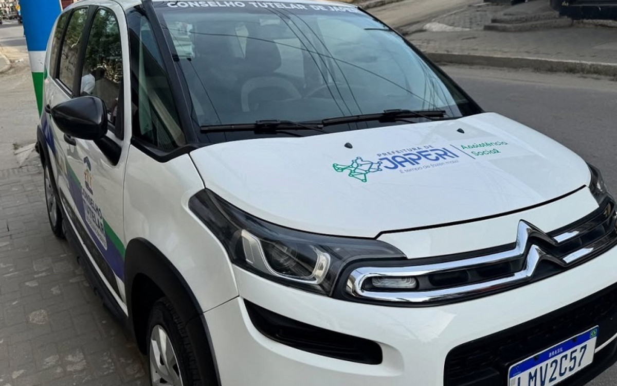 O carro é usado para deslocamentos relacionados a atendimentos, visitas domiciliares e atividades que contribuem para a garantia de direitos de crianças e adolescentes