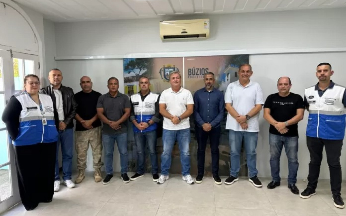 Prefeito Alexandre Martins (REP) discute implantação do projeto Segurança Presente