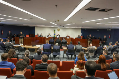 Bolsonaro nega que Marinha tenha colocado tropas à disposição do golpe