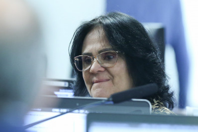 Damares sobre projeto que proíbe visitas íntimas a adolescentes: 'Não vamos financiar motel'