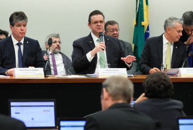 Fraudes no INSS não tiveram início no governo Lula, afirma ministro da Previdência