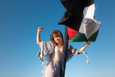 Israel 'nos sequestrou em águas internacionais', diz Greta Thunberg ao chegar à França