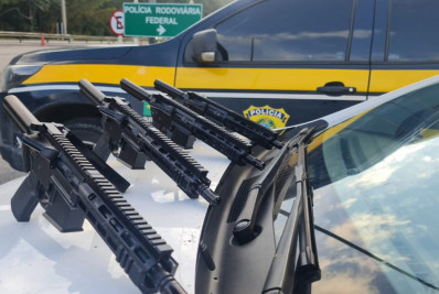 Quatro fuzis são apreendidos em Três Rios
