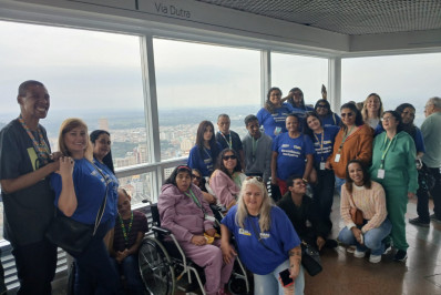 Prefeitura de Volta Redonda leva moradores da Residência Inclusiva para passeio em Aparecida (SP)