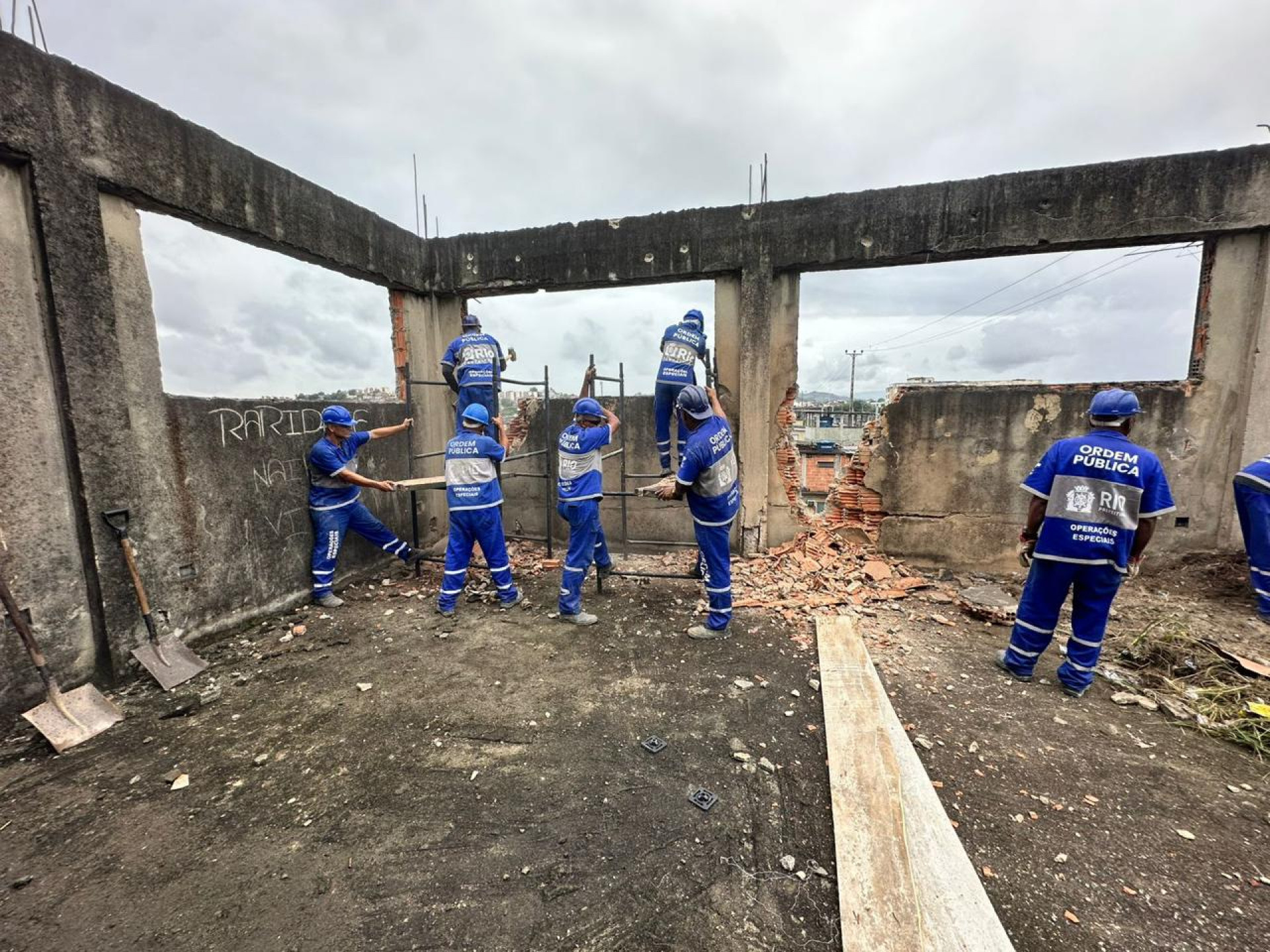 Falsa igreja usada pelo tráfico no Complexo de Israel, na Zona Norte, foi demolida nesta terça-feira (10) - Divulgação/Seop