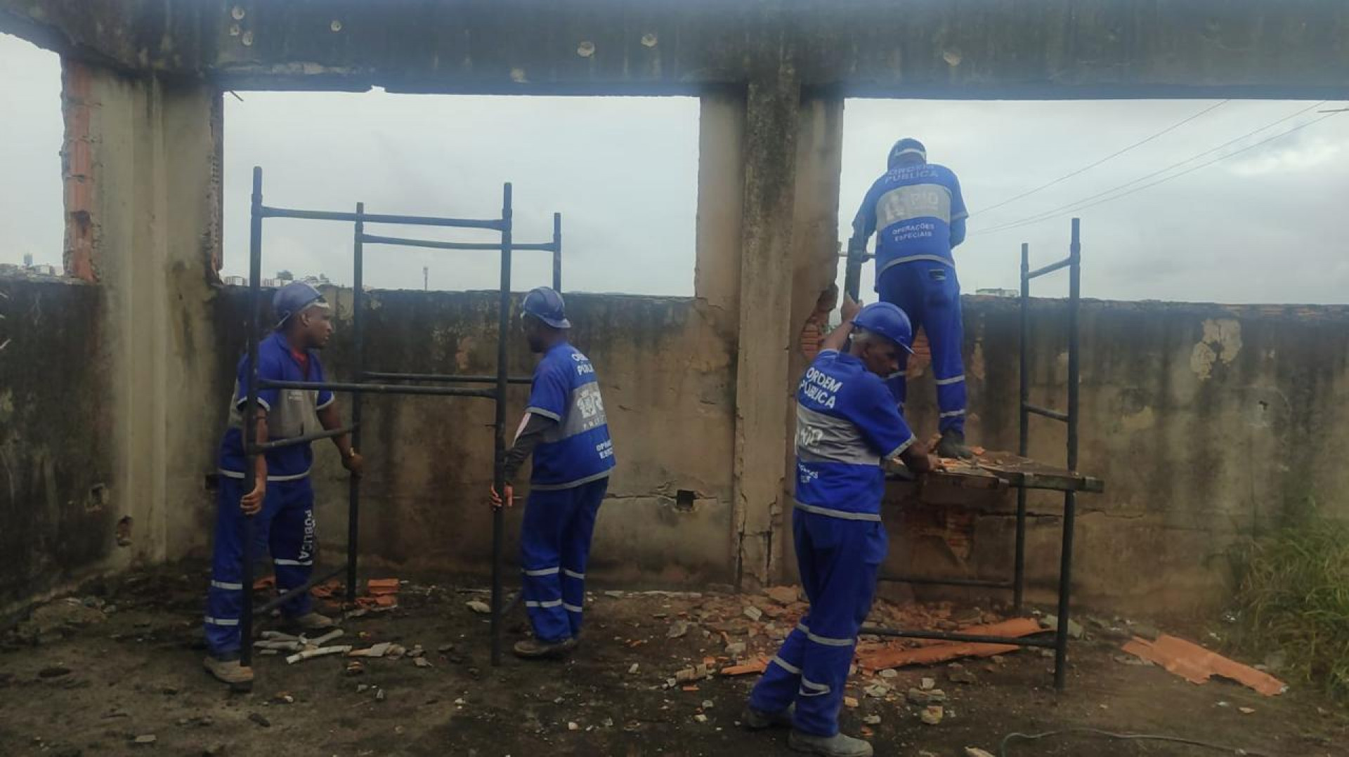 Falsa igreja usada pelo tráfico no Complexo de Israel, na Zona Norte, foi demolida nesta terça-feira (10) - Divulgação/Seop