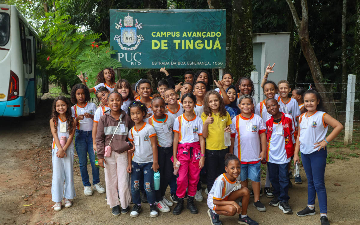 Os alunos percorreram diversos trechos de Tinguá e se encantaram com a beleza da mata