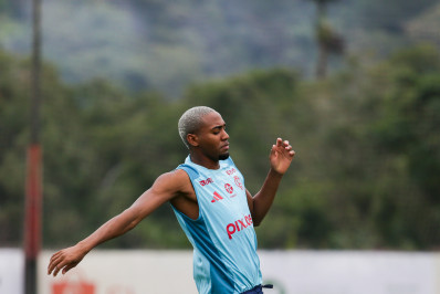 Jornal inglês exalta Wesley e momento no Flamengo: 'Exibições impressionantes'