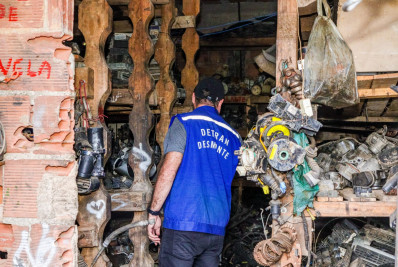 Dois ferros-velhos irregulares são interditados por crimes ambientais e fiscais