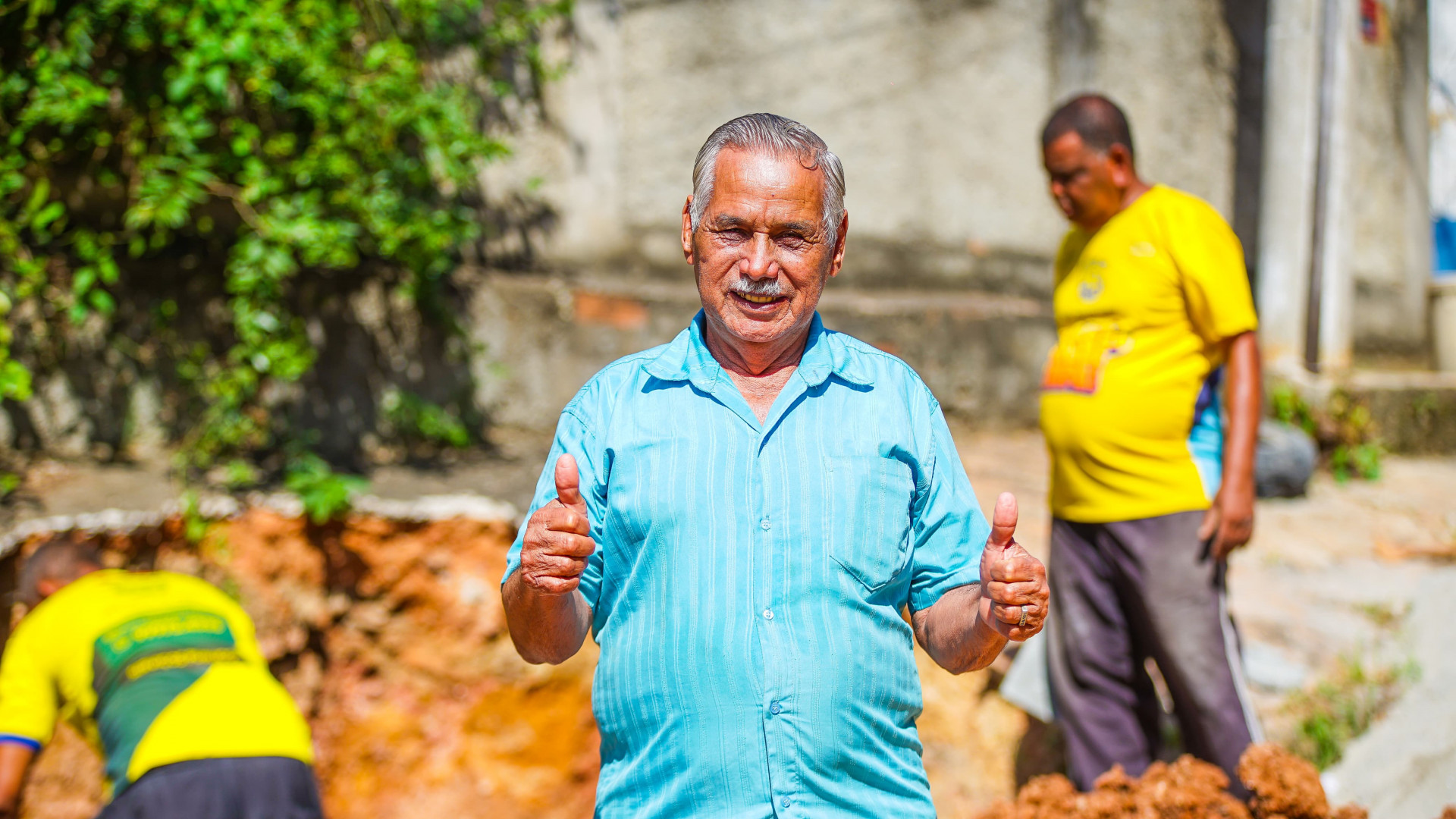 Morador do bairro h&aacute; 59 anos, Osvaldo Moreira, contou que a obra representa um al&iacute;vio - Gilberto Rocha/ PMSJM