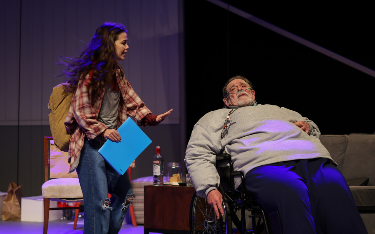 José de Abreu usa roupas especiais para engordar na peça 'A Baleia' - Nil Canine/Divulgação