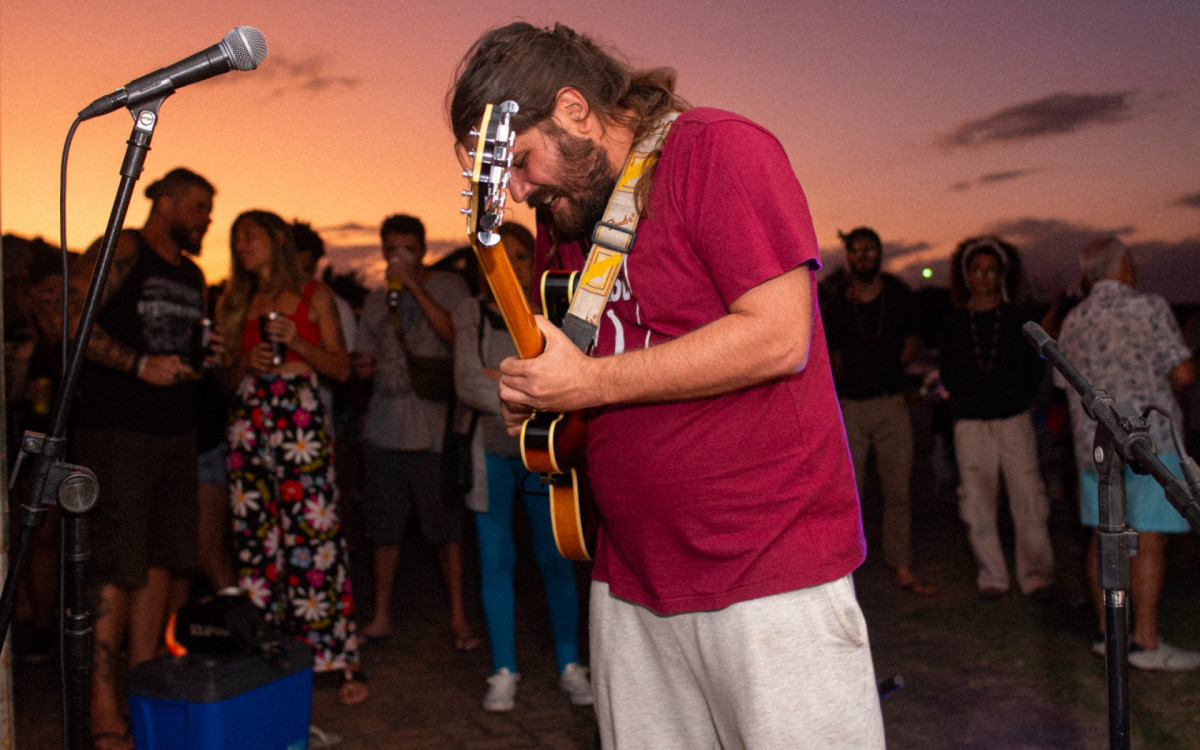 No dia 20 de junho, realiza mais uma edição de suas jam sessions no quiosque ao lado do palco da Lagoa do Iriry