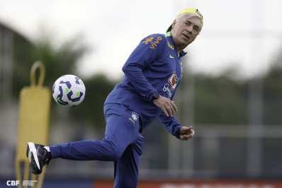 Ancelotti confia em recuperação para ter Neymar em jogo do Brasil no Maracanã