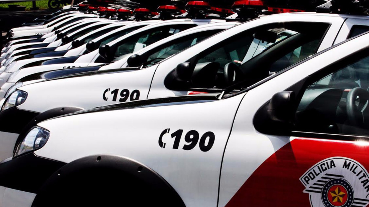 Menina de seis anos liga para PM para denunciar agressão contra mãe