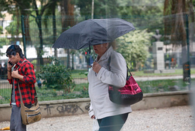 Frente fria avança, provoca alerta de chuvas intensas e queda de temperatura no Rio