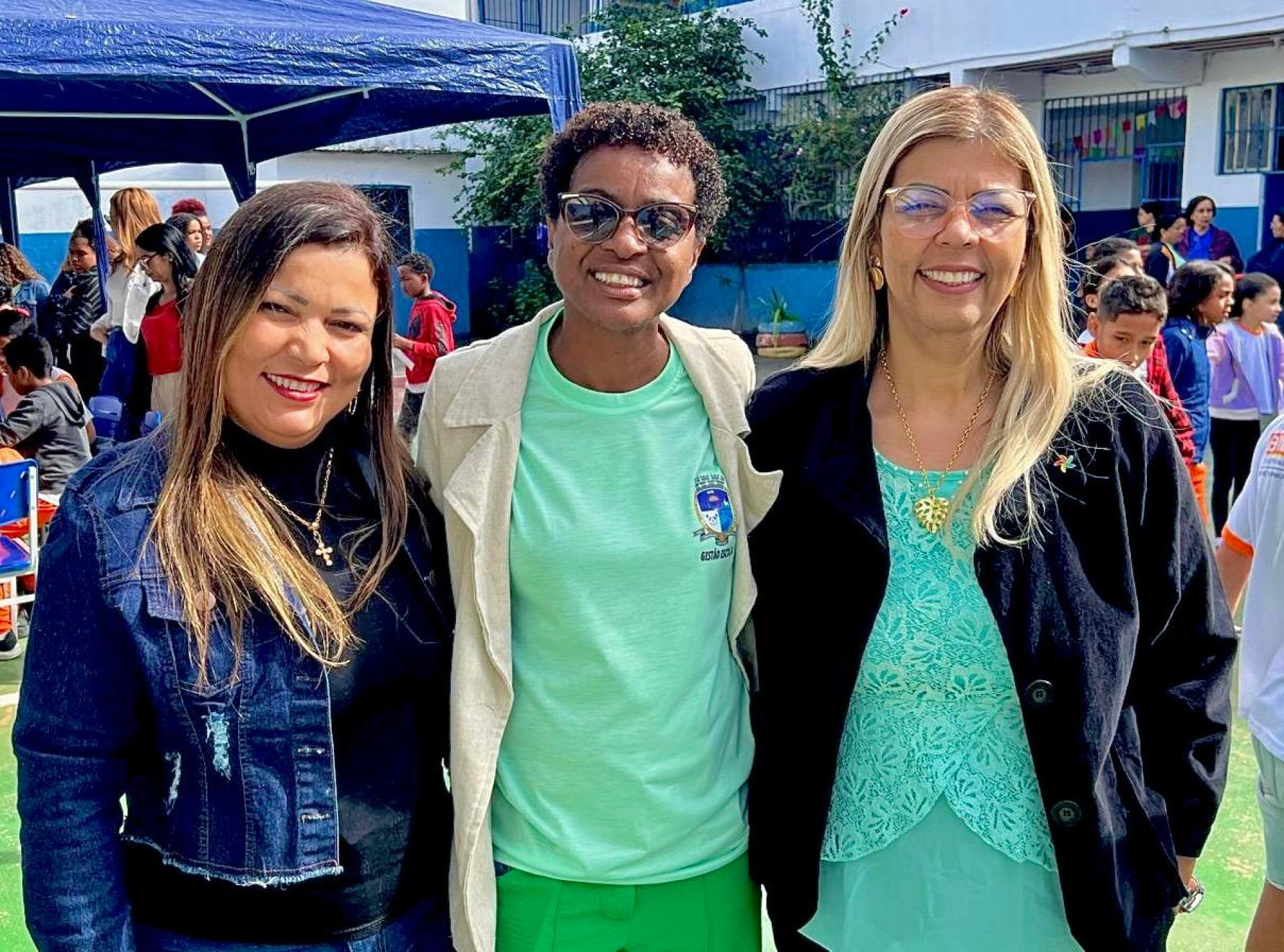 A secret&aacute;ria Especial de Ensino, a diretora M&aacute;rcia da Rosa Marcelino e a secret&aacute;ria municipal de Educa&ccedil;&atilde;o, Sheila Boechat, ficaram satisfeitas com o evento - Jeovani Campos / PMBR