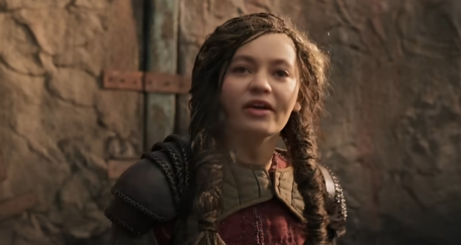 Nico Parker interpreta a guerreira Astrid Hofferson no live-action de 'Como Treinar o Seu Dragão' - Reprodução / YouTube