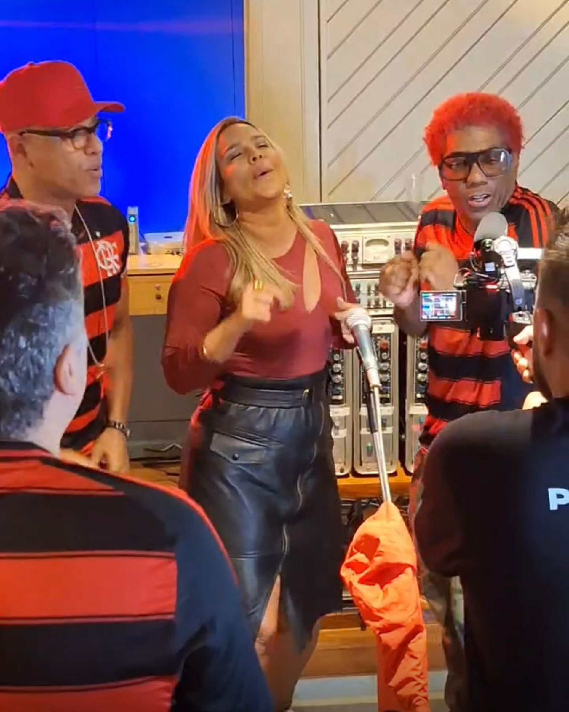 Ivo Meirelles e MC Koringa querem embalar o Flamengo nos EUA - Divulgação