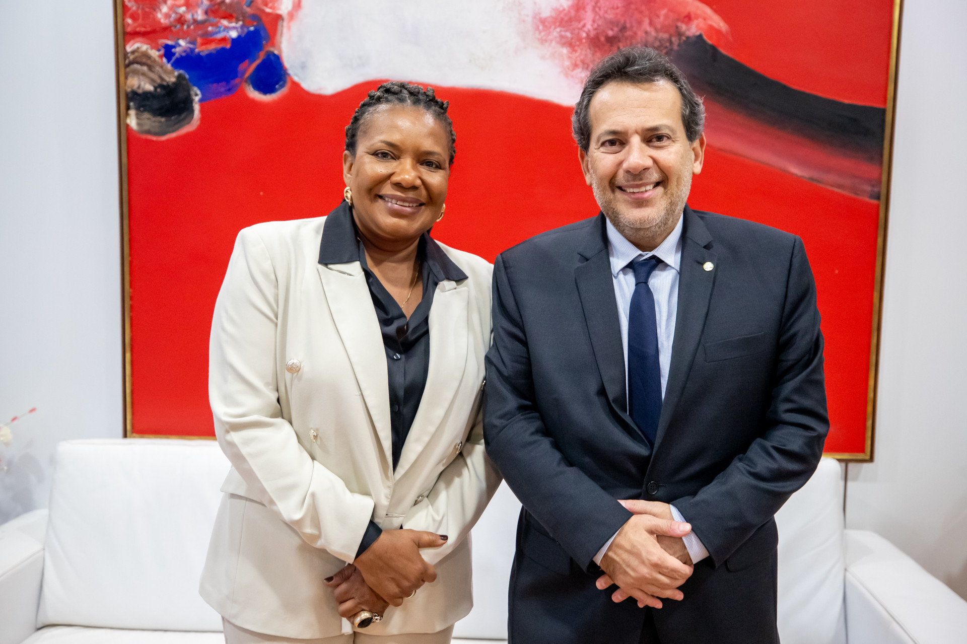 A Ministra da Cultura, Margareth Menezes, ao lado do deputado federal Ricardo Abra&atilde;o - Filipe Ara&uacute;jo/ MinC 