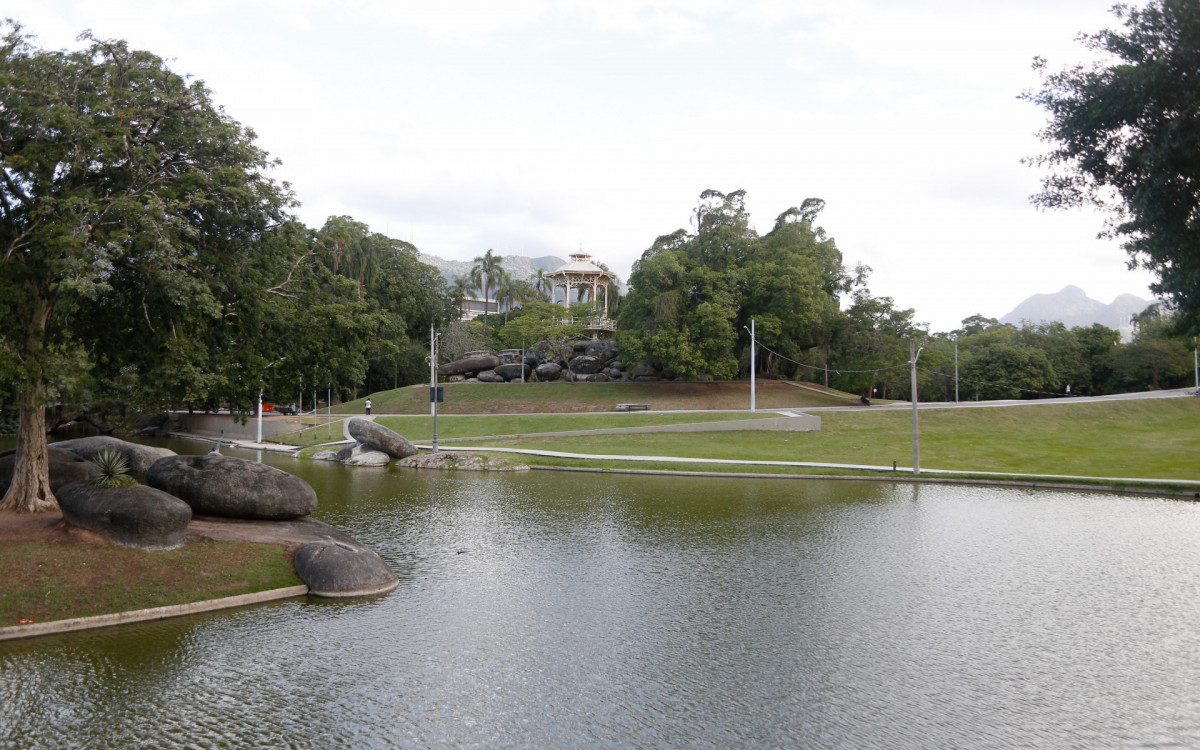 Frio na Quinta da Boa da Vista, nesta sexta-feira (13)
