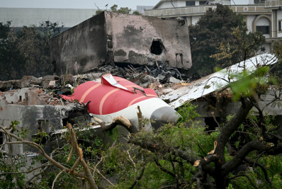 Sobe para 279 o número de mortos em acidente de avião na Índia