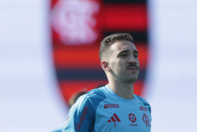 Léo Ortiz celebra retorno ao Flamengo e manda recado a torcedores vítimas de grave acidente